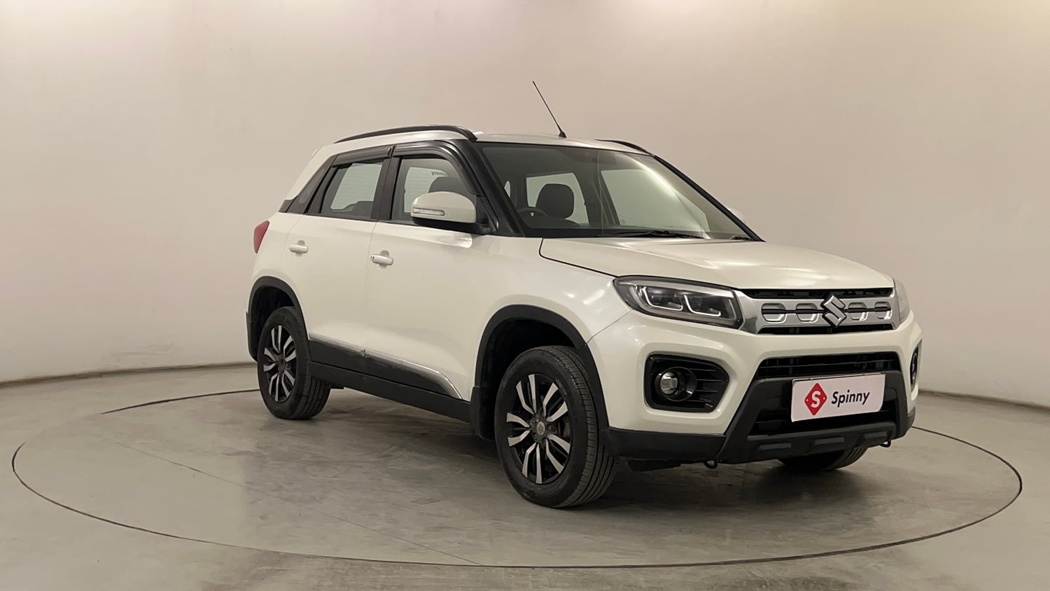 Used 2020 maruti-suzuki Vitara Brezza VXi Petrol Manual exterior RIGHT FRONT CORNER VIEW