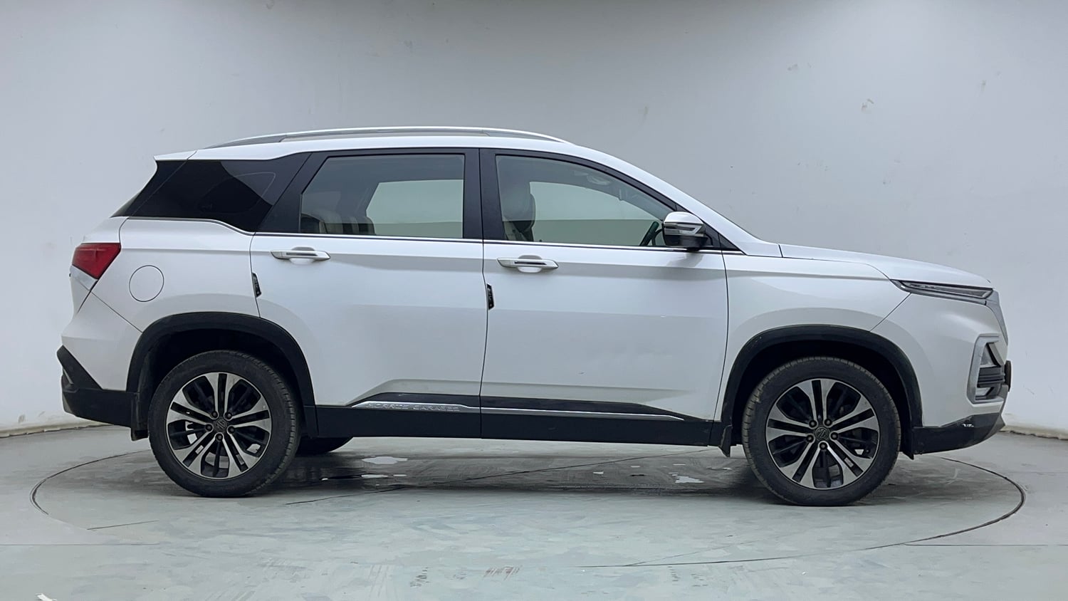 Used 2023 MG Motors Hector Sharp 1.5 Petrol CVT Petrol Automatic exterior RIGHT SIDE VIEW