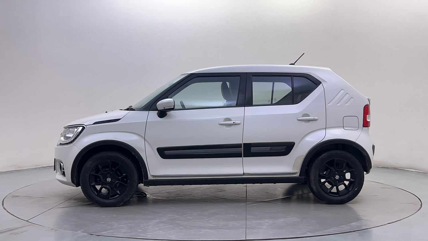 Used 2018 Maruti Suzuki Ignis Alpha 1.2 AMT Petrol Automatic exterior LEFT SIDE VIEW