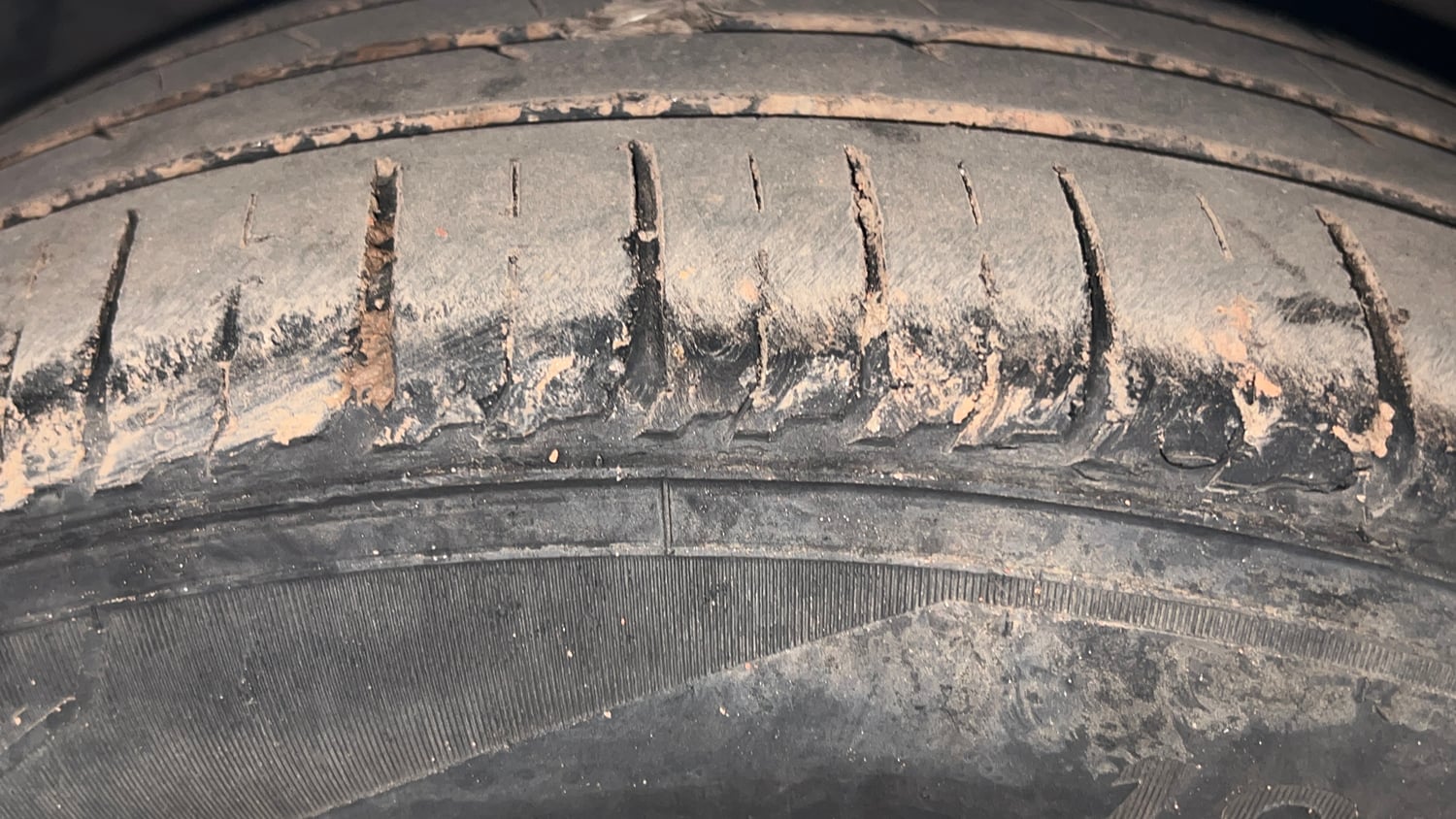 Used 2018 Honda City V CVT Petrol Petrol Automatic tyres LEFT FRONT TYRE TREAD VIEW