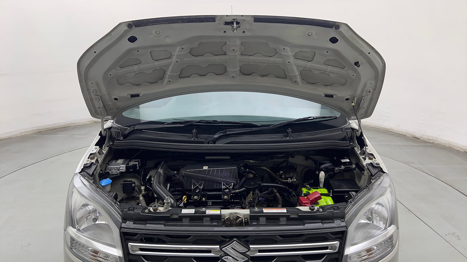 Used 2024 Maruti Suzuki Wagon R VXI 1.0 CNG Cng Manual engine ENGINE & BONNET OPEN FRONT VIEW