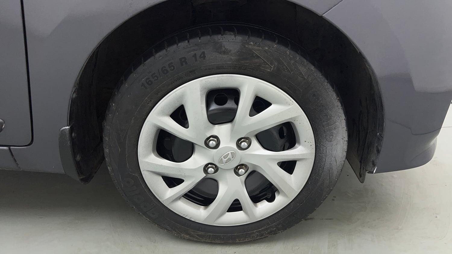 Used 2018 Hyundai Grand i10 Sportz 1.2 Kappa VTVT Petrol Manual tyres RIGHT FRONT TYRE RIM VIEW