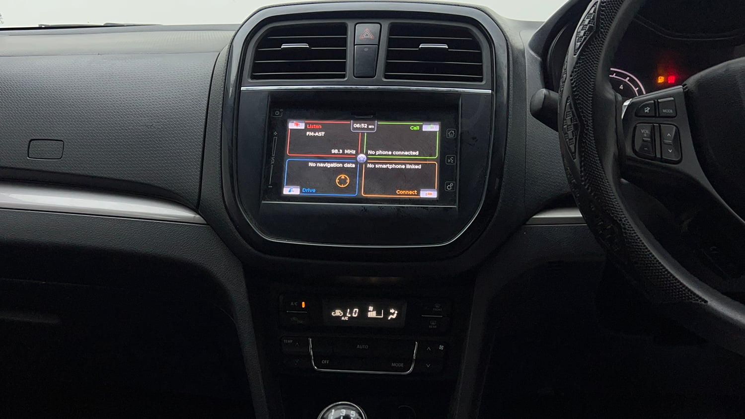 Used 2017 Maruti Suzuki Vitara Brezza ZDi+ Dual Tone Diesel Manual interior MUSIC SYSTEM & AC CONTROL VIEW