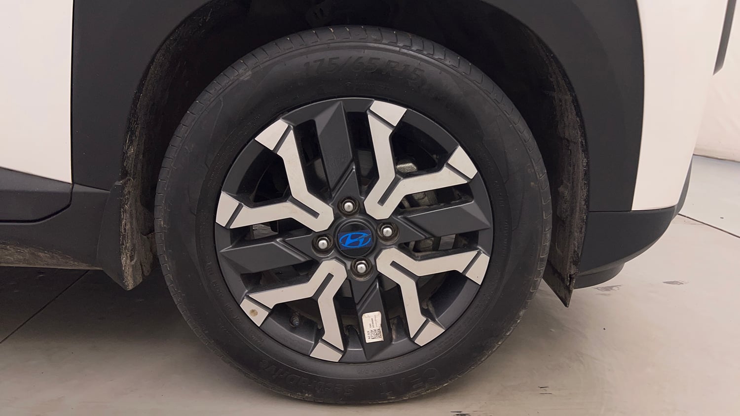 Used 2023 Hyundai Exter SX (O) Connect 1.2 AMT Petrol Automatic tyres RIGHT FRONT TYRE RIM VIEW