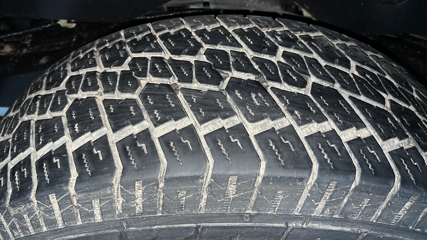 Used 2024 Mahindra Thar LX Hard Top Diesel MT 4WD Diesel Manual tyres RIGHT REAR TYRE TREAD VIEW