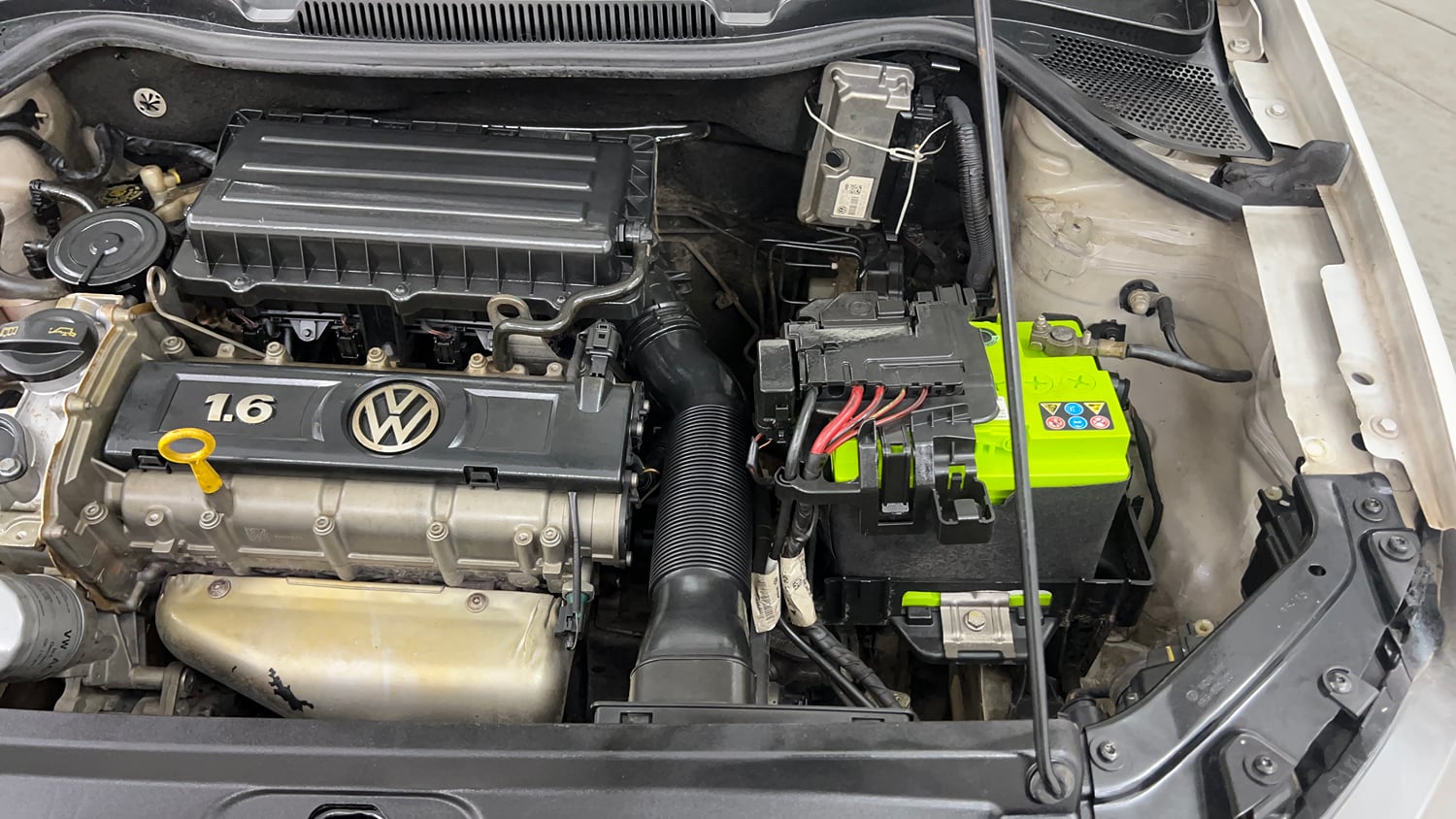 Used 2015 Volkswagen Vento Comfortline Petrol Petrol Manual engine ENGINE LEFT SIDE VIEW