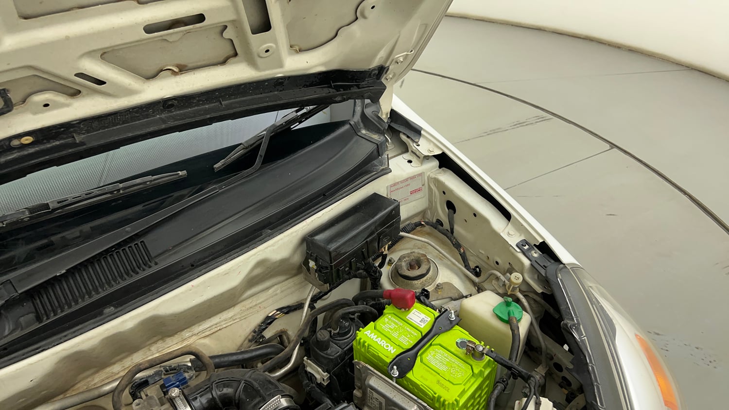 Used 2019 Maruti Suzuki Alto 800 LXi Petrol Manual engine ENGINE LEFT SIDE HINGE & APRON VIEW