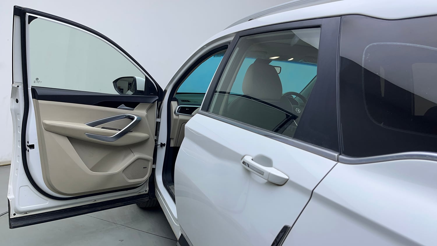 Used 2023 MG Motors Hector Sharp 1.5 Petrol CVT Petrol Automatic interior LEFT FRONT DOOR OPEN VIEW