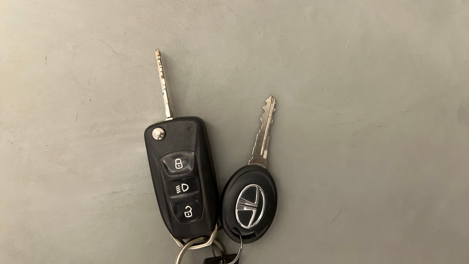 Used 2019 Tata Tiago Revotron XZ Plus Petrol Manual extra CAR KEY VIEW