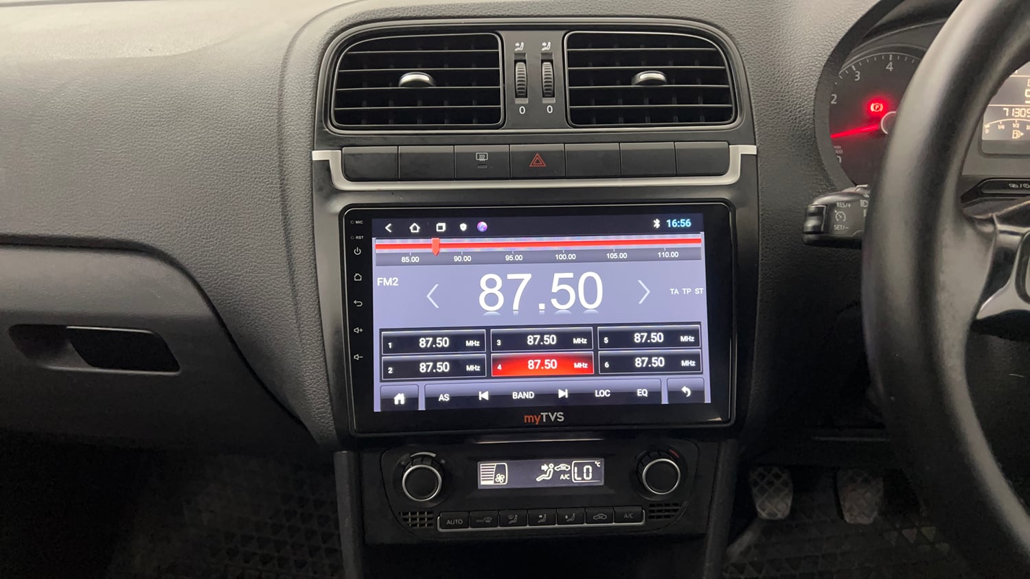 Used 2015 Volkswagen Vento Comfortline Petrol Petrol Manual interior MUSIC SYSTEM & AC CONTROL VIEW