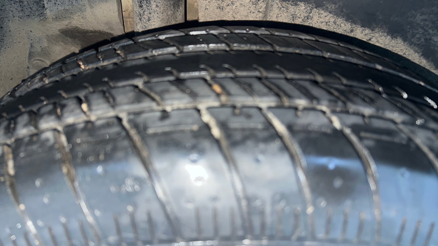 Used 2013 Maruti Suzuki Ertiga Vxi Petrol Manual tyres RIGHT REAR TYRE TREAD VIEW