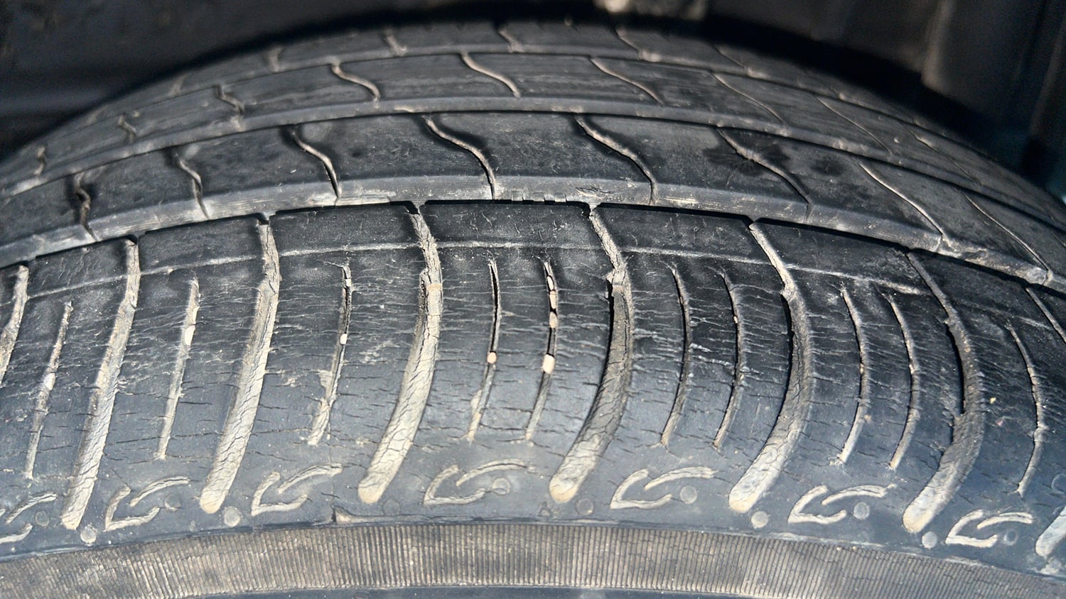 Used 2024 Tata Tigor XM Petrol Manual tyres LEFT REAR TYRE TREAD VIEW