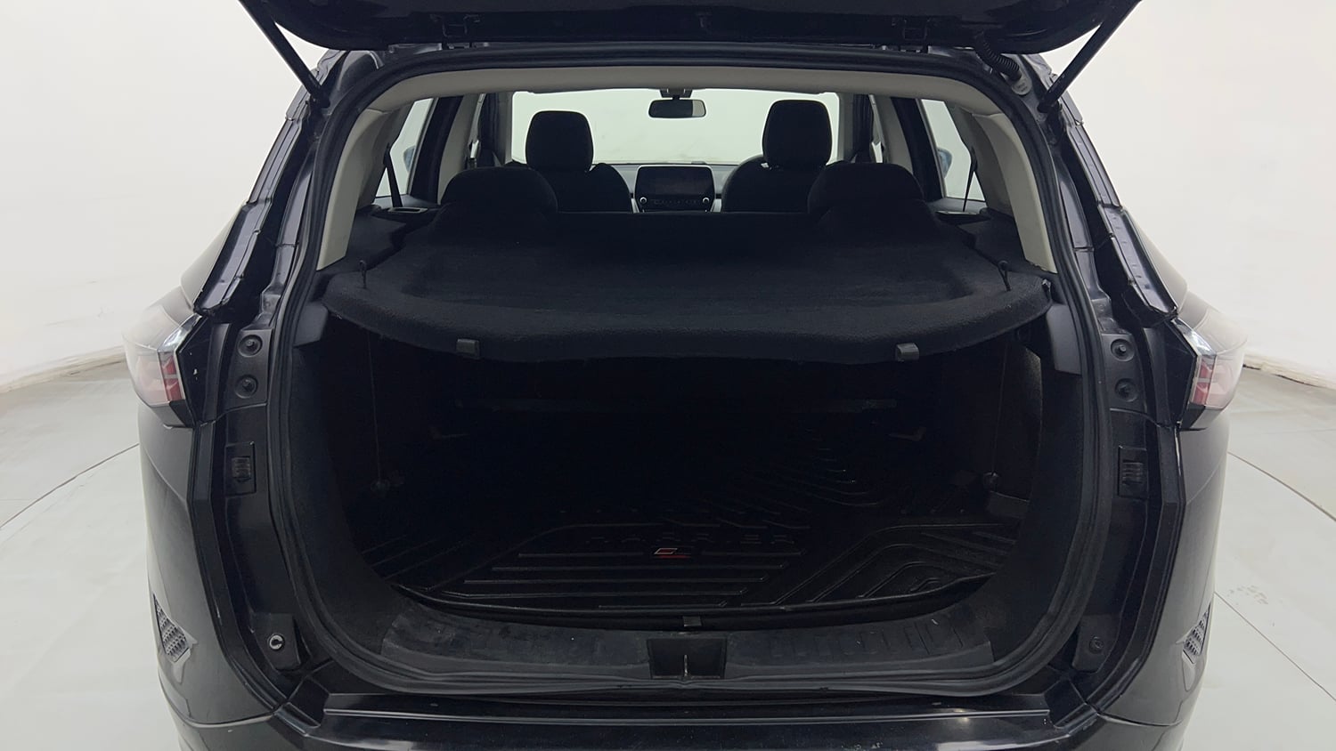 Used 2021 Tata Harrier XT Plus Dark Edition Diesel Manual interior DICKY INSIDE VIEW