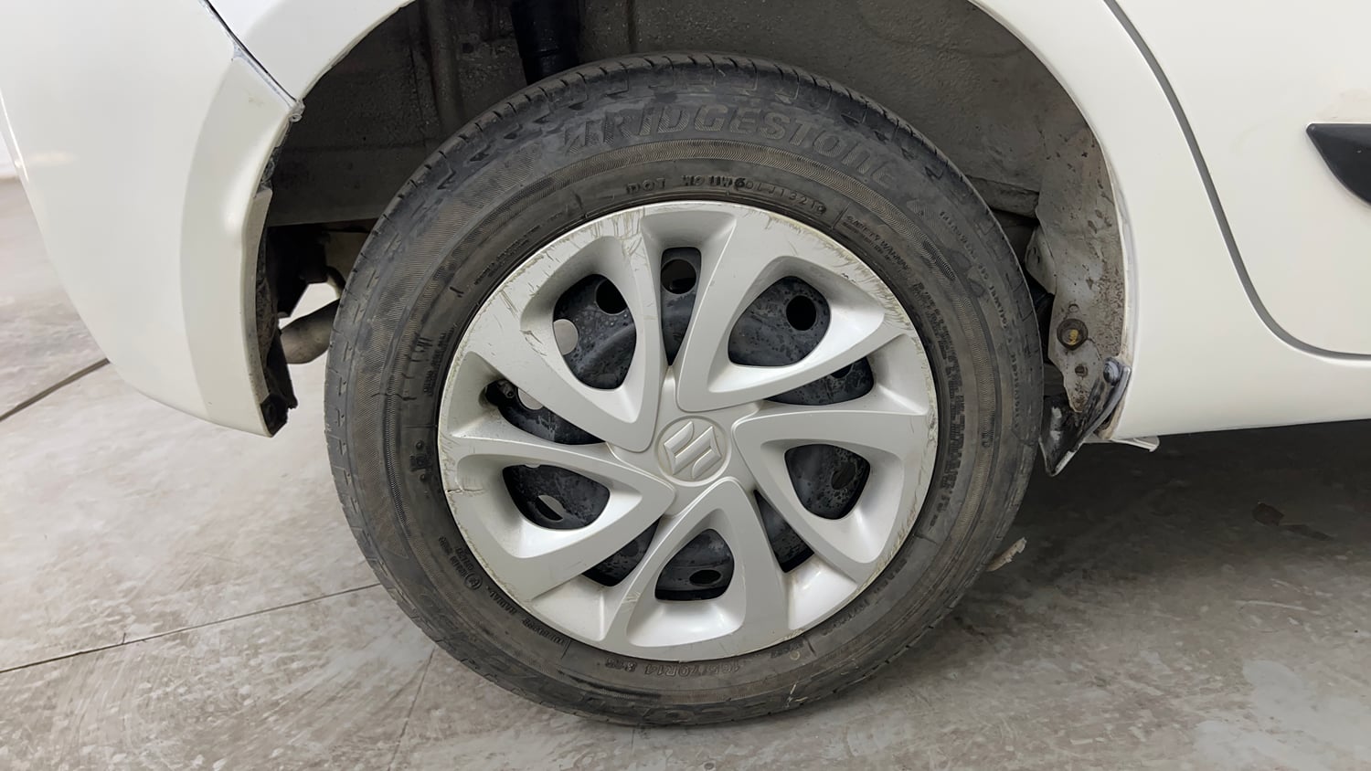 Used 2022 Maruti Suzuki Celerio ZXi AMT Petrol Automatic tyres RIGHT REAR TYRE RIM VIEW