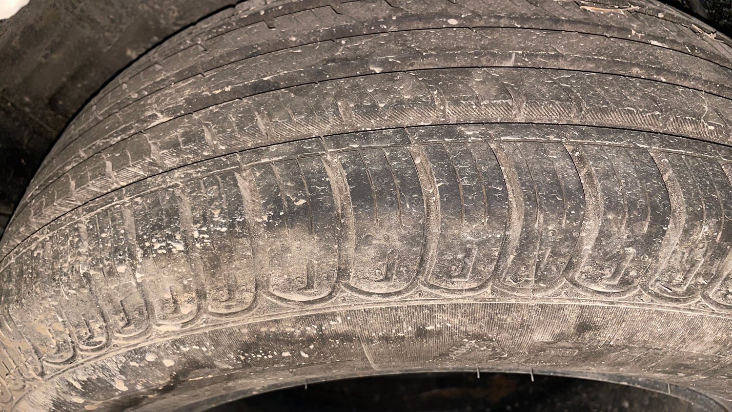 Used 2018 Mahindra XUV500 W7 Diesel Manual tyres SPARE TYRE VIEW