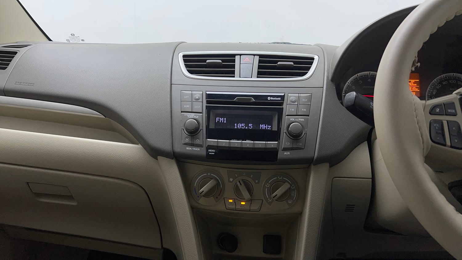 Used 2018 Maruti Suzuki Ertiga VXI Petrol Manual interior MUSIC SYSTEM & AC CONTROL VIEW
