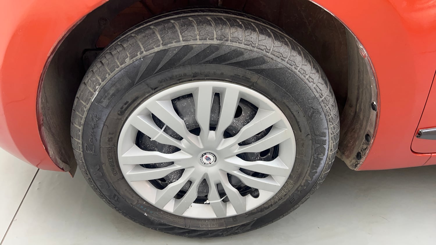 Used 2018 Maruti Suzuki Swift VXi Petrol Manual tyres LEFT FRONT TYRE RIM VIEW