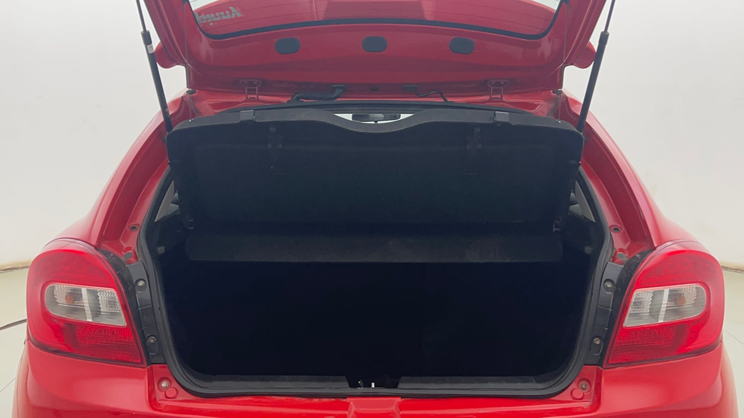 Used 2018 Maruti Suzuki Baleno Delta 1.2 Petrol Manual interior DICKY INSIDE VIEW