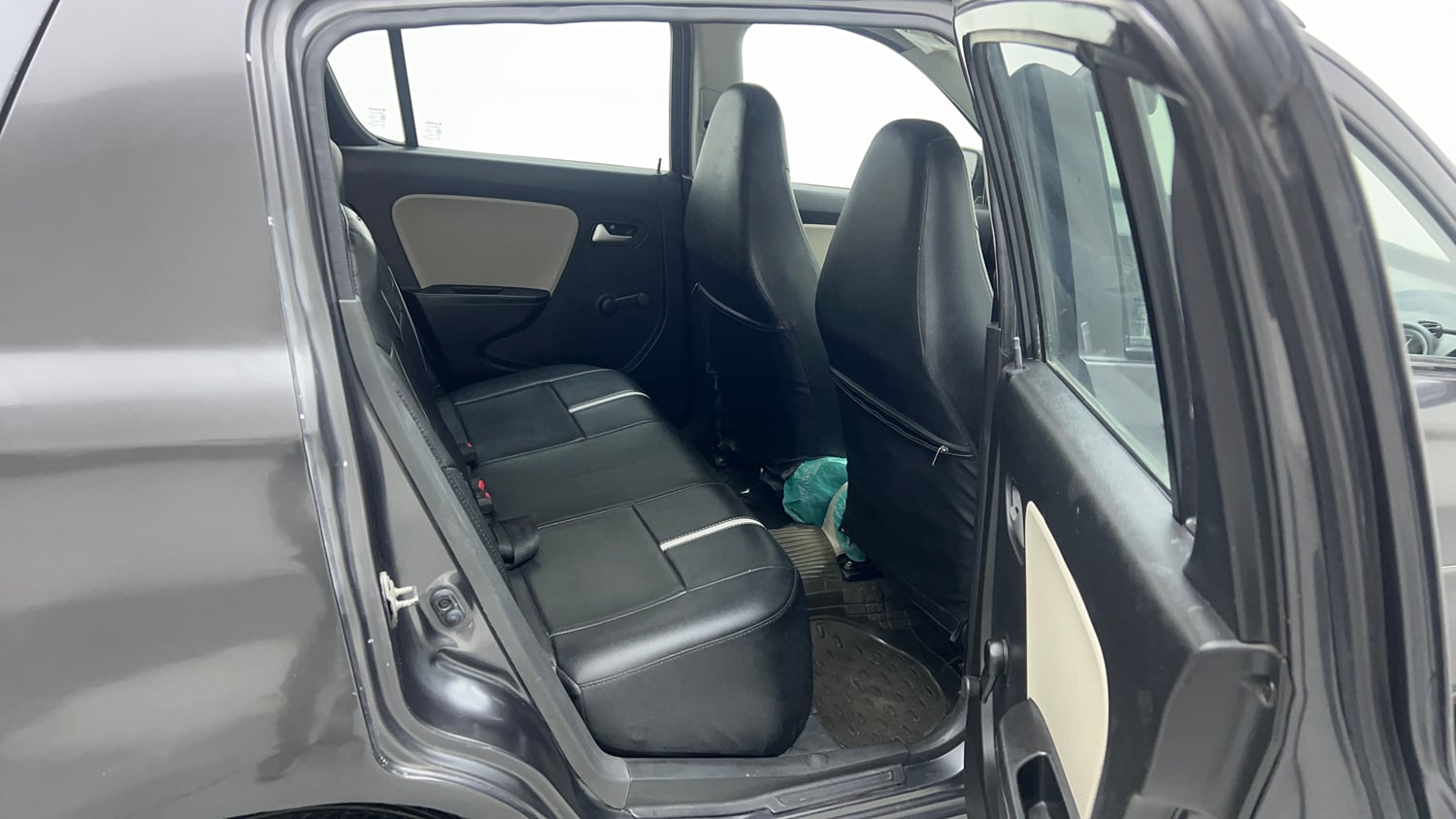 Used 2020 Maruti Suzuki Alto 800 VXi Petrol Manual interior RIGHT SIDE REAR DOOR CABIN VIEW