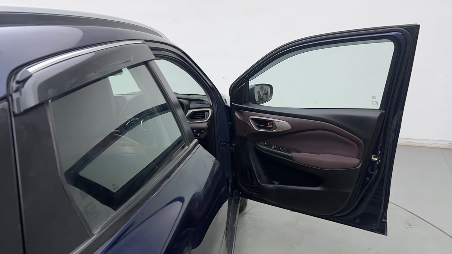 Used 2023 Maruti Suzuki Fronx Delta Plus 1.2L MT Petrol Manual interior RIGHT FRONT DOOR OPEN VIEW