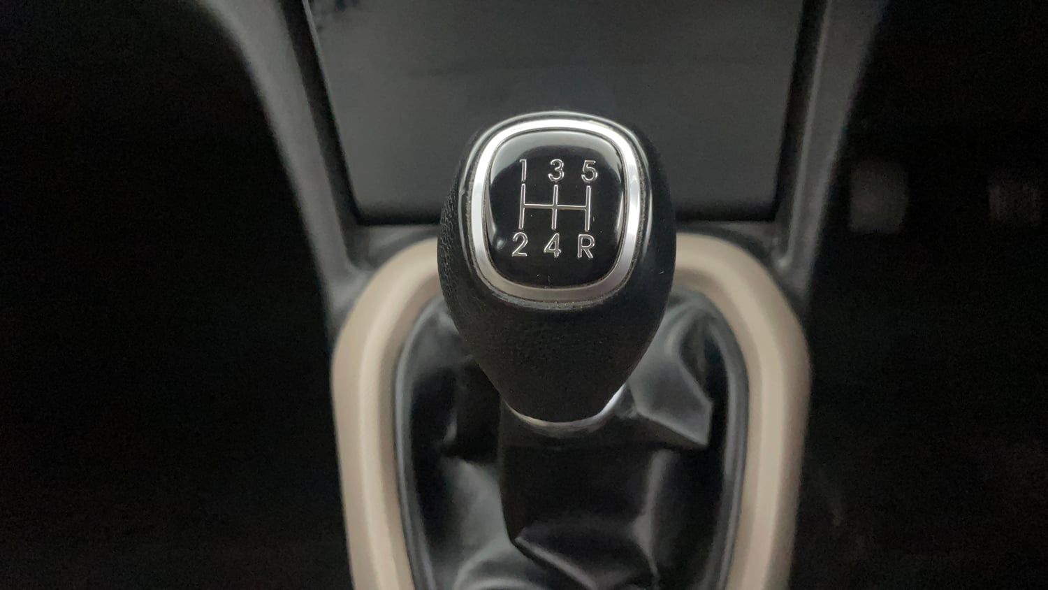 Used 2014 Hyundai Xcent S 1.2 (O) Petrol Manual interior GEAR  KNOB VIEW
