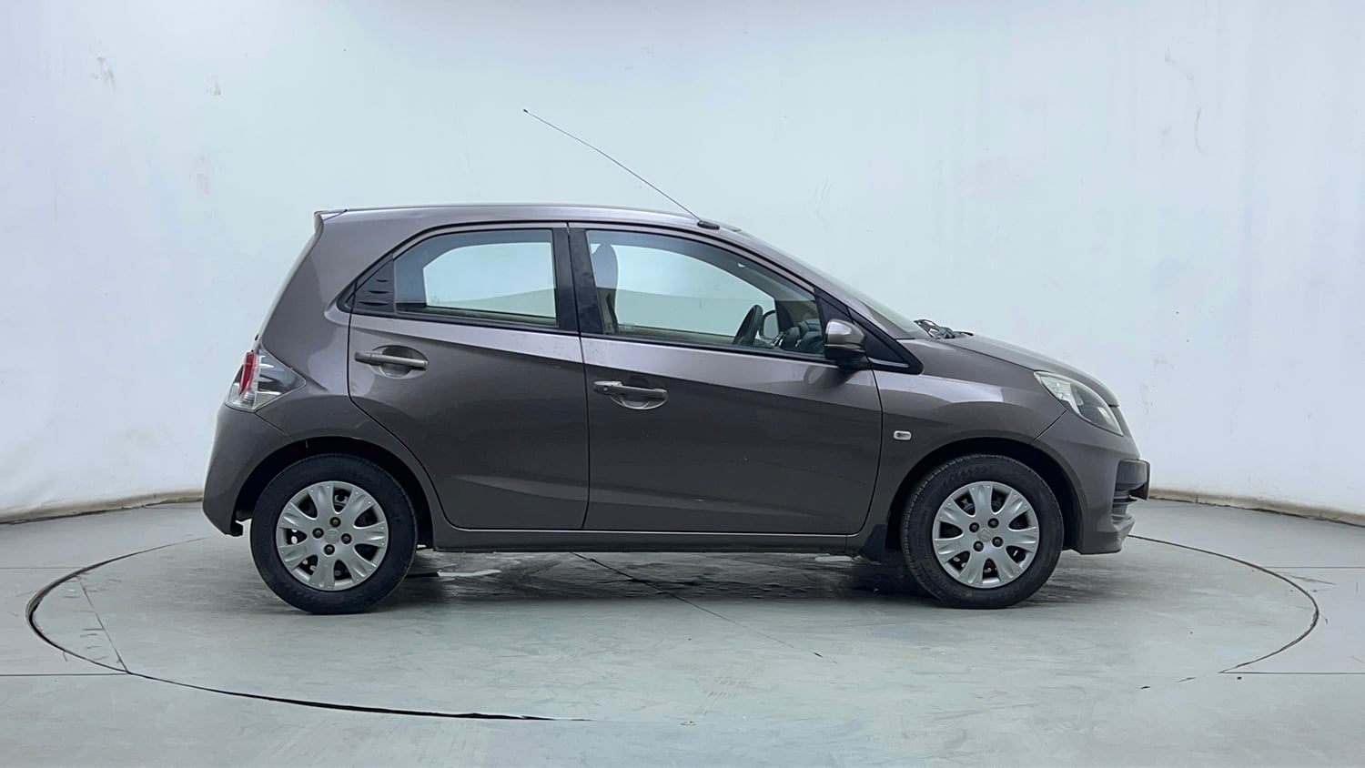 Used 2016 Honda Brio S MT Petrol Manual exterior RIGHT SIDE VIEW