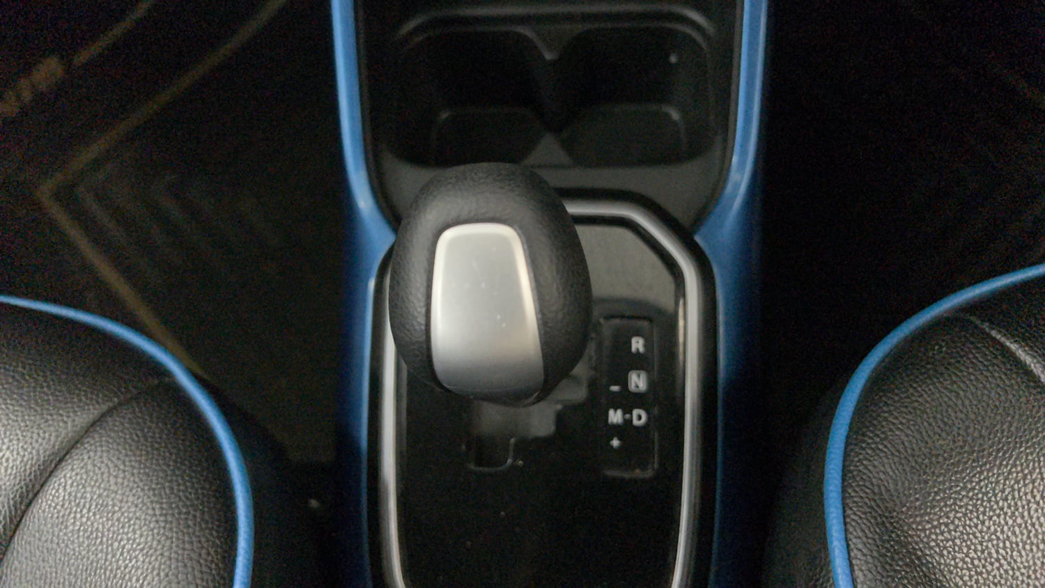 Used 2018 Maruti Suzuki Ignis Zeta 1.2 AMT Petrol Automatic interior GEAR  KNOB VIEW
