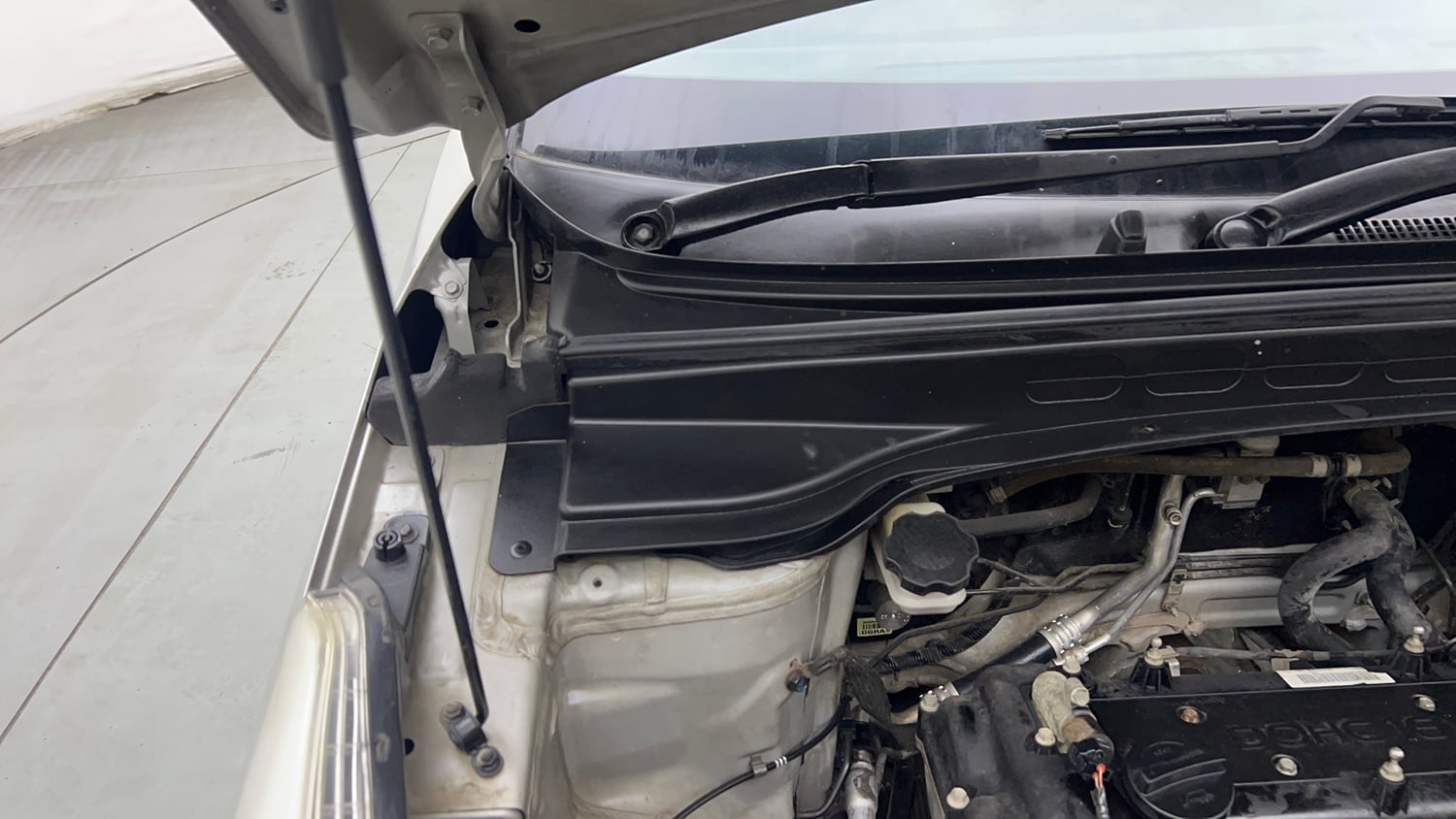 Used 2018 Hyundai Creta E Plus 1.6 Petrol Petrol Manual engine ENGINE RIGHT SIDE HINGE & APRON VIEW