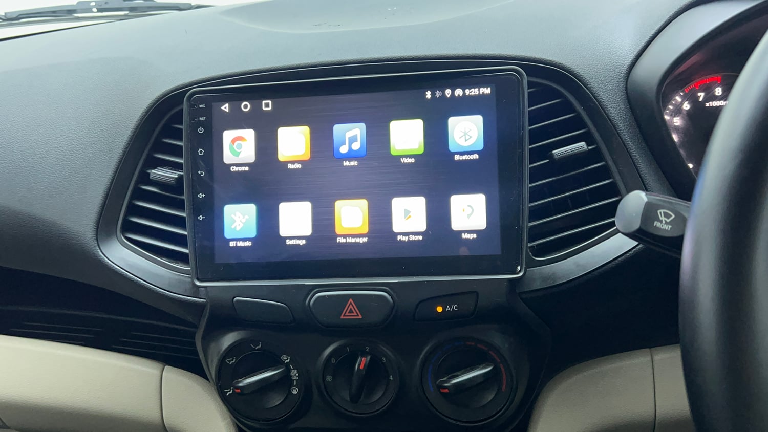 Used 2020 Hyundai Santro Magna Petrol Manual top_features Integrated (in-dash) music system