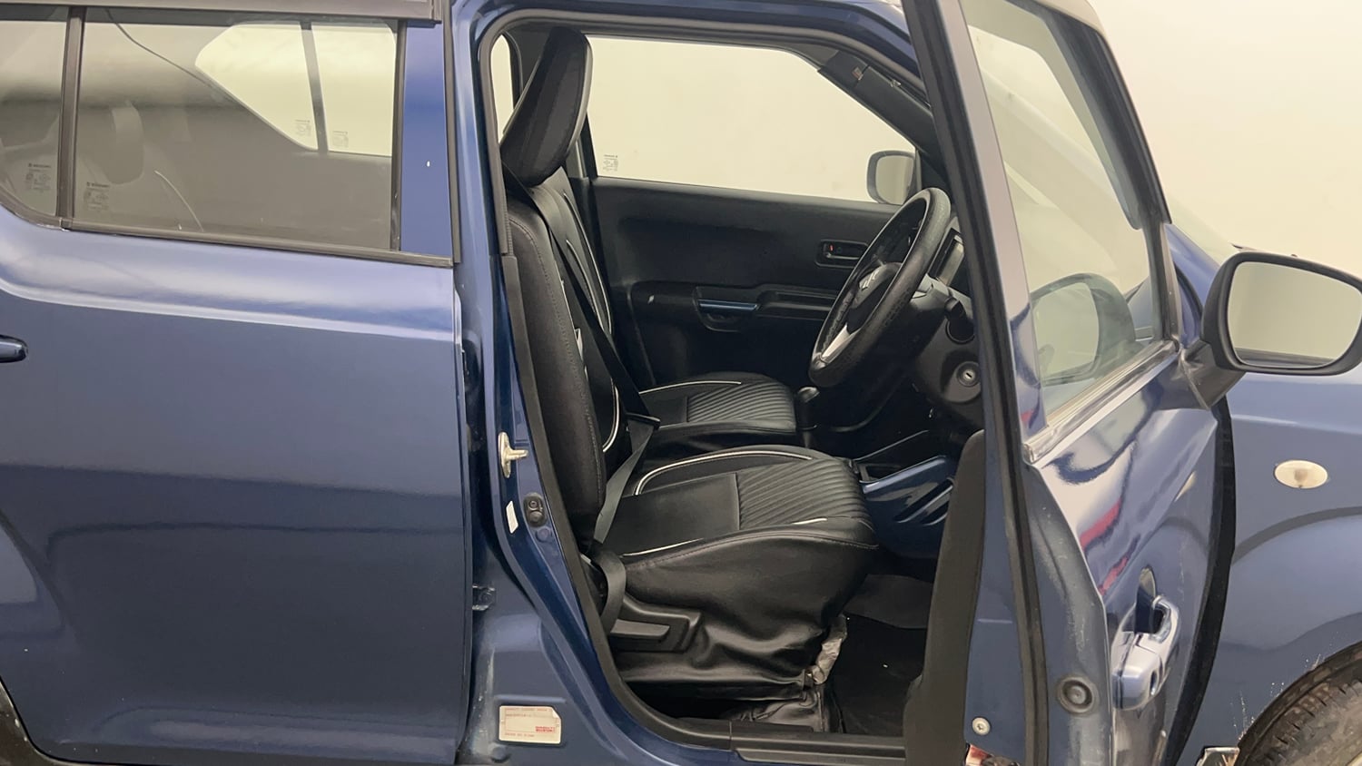 Used 2022 Maruti Suzuki Ignis Sigma 1.2 MT Petrol Manual interior RIGHT SIDE FRONT DOOR CABIN VIEW