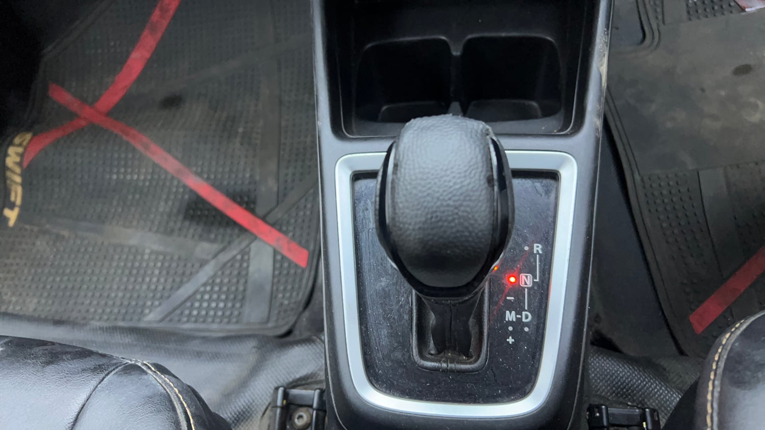 Used 2019 Maruti Suzuki Swift ZXi Plus AMT Petrol Automatic interior GEAR  KNOB VIEW