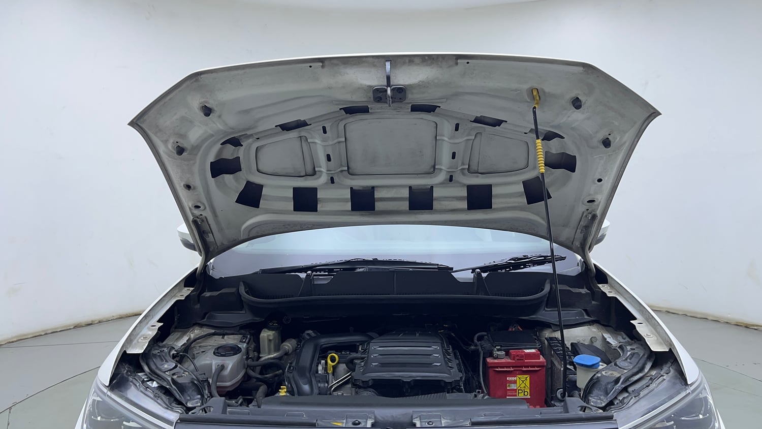 Used 2022 Volkswagen Taigun Topline 1.0 TSI AT Petrol Automatic engine ENGINE & BONNET OPEN FRONT VIEW