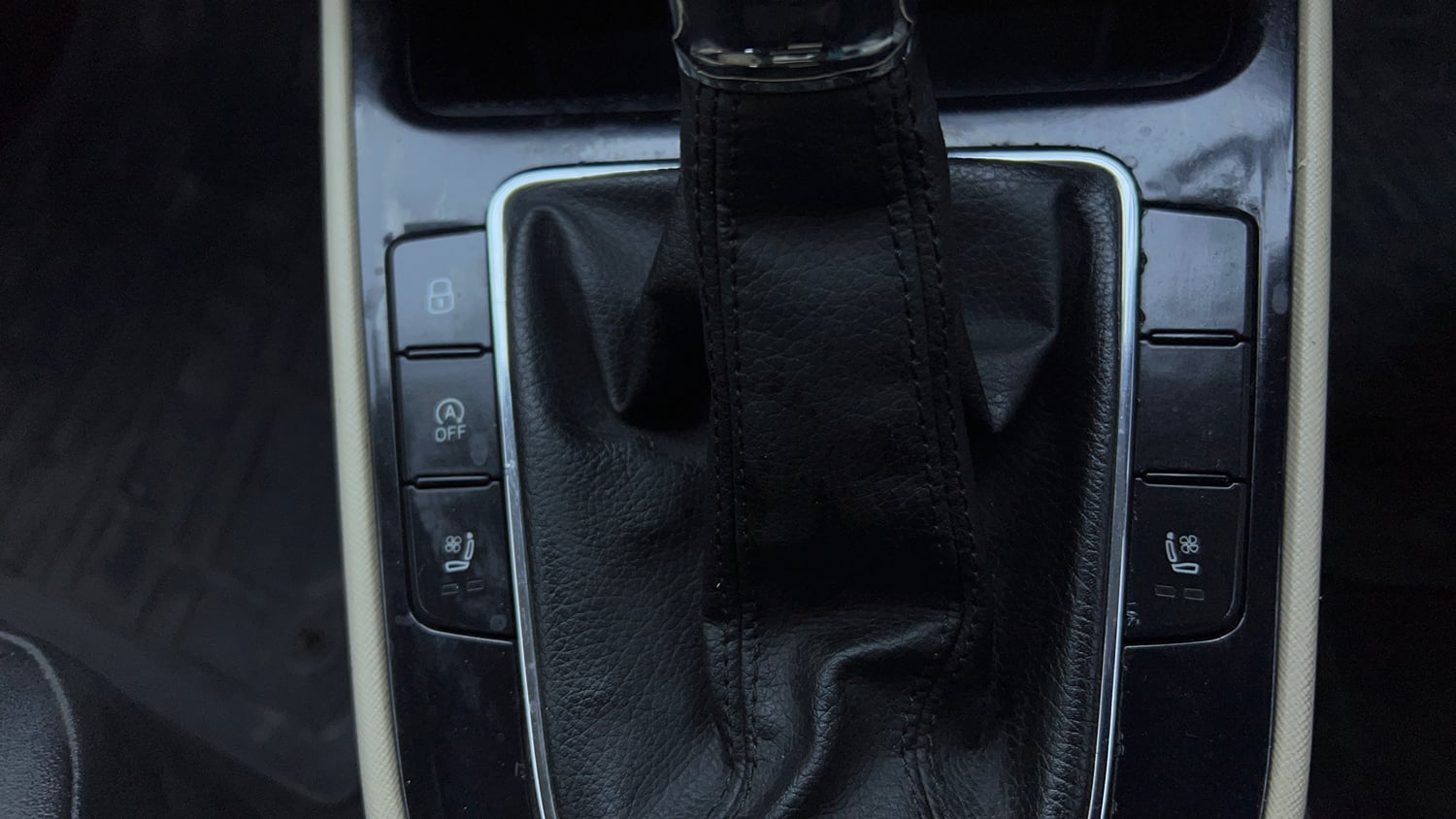 Used 2023 Skoda Slavia Style 1.0L TSI AT Petrol Automatic top_features Ventilated seats