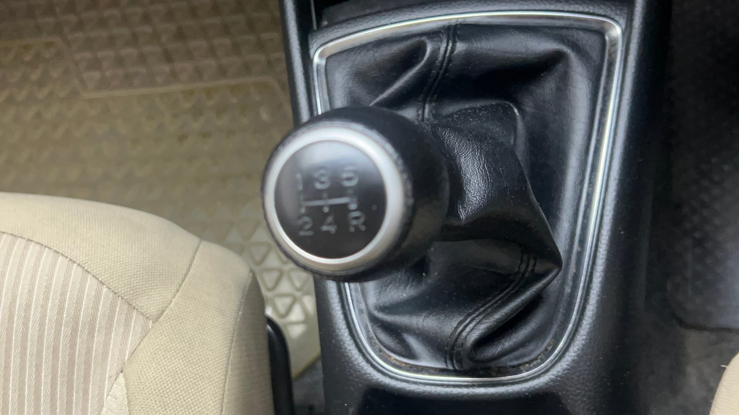 Used 2022 Honda Amaze S MT 1.2 Petrol Petrol Manual interior GEAR  KNOB VIEW
