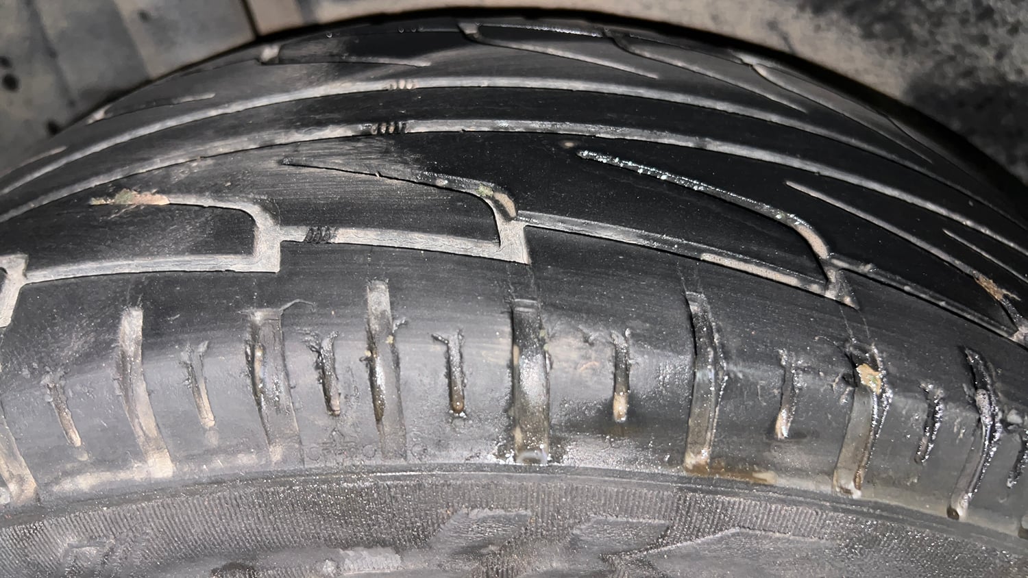 Used 2016 Maruti Suzuki S-Cross Zeta 1.3 Diesel Manual tyres RIGHT REAR TYRE TREAD VIEW