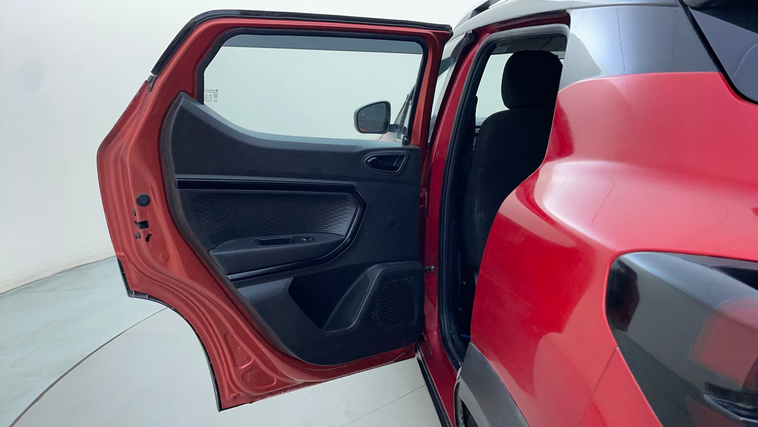 Used 2022 Renault Kiger RXZ 1.0 Turbo MT Dual Tone Petrol Manual interior LEFT REAR DOOR OPEN VIEW