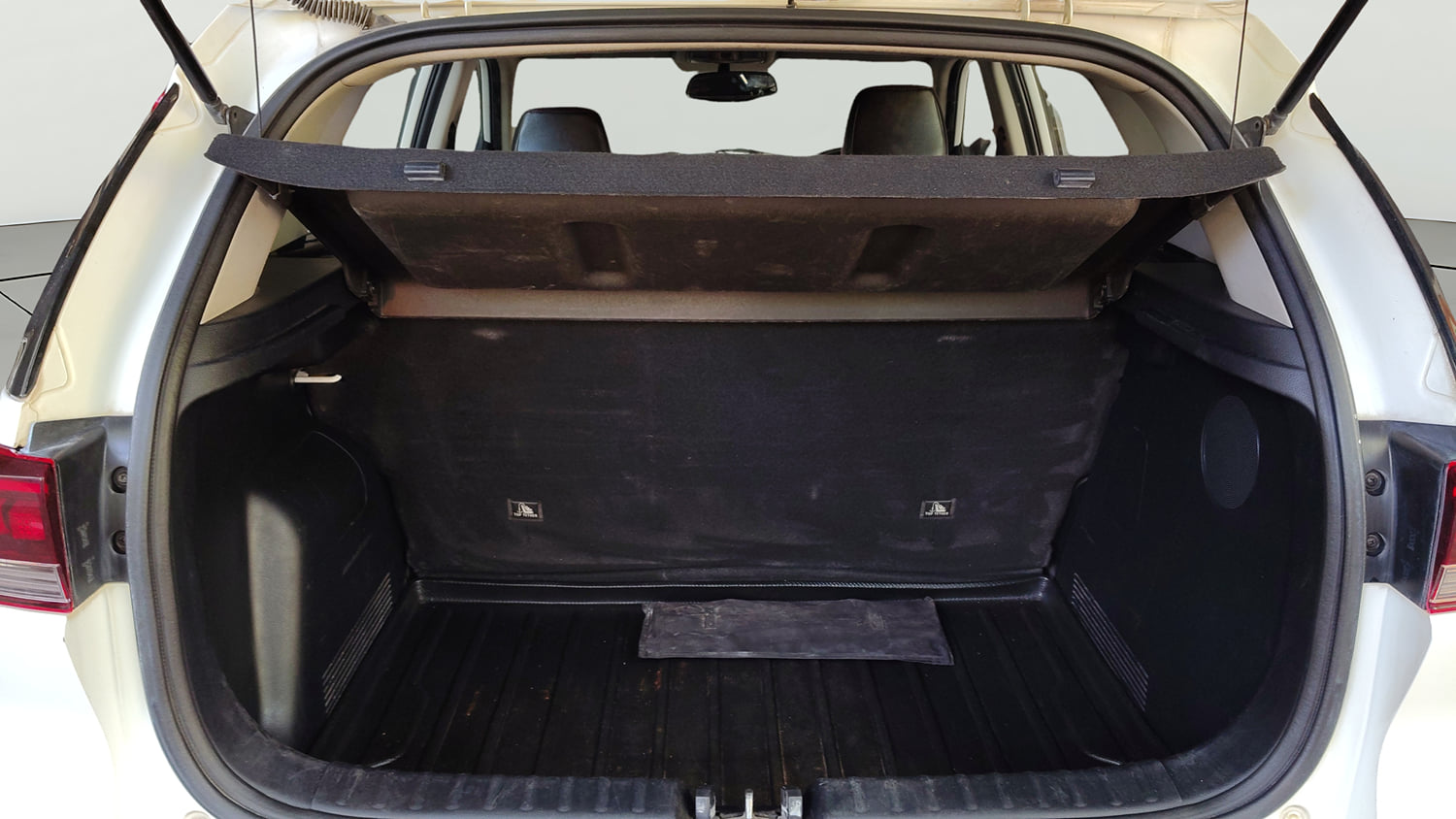 Used 2021 Kia Sonet GTX Plus 1.5 AT Diesel Automatic interior DICKY INSIDE VIEW
