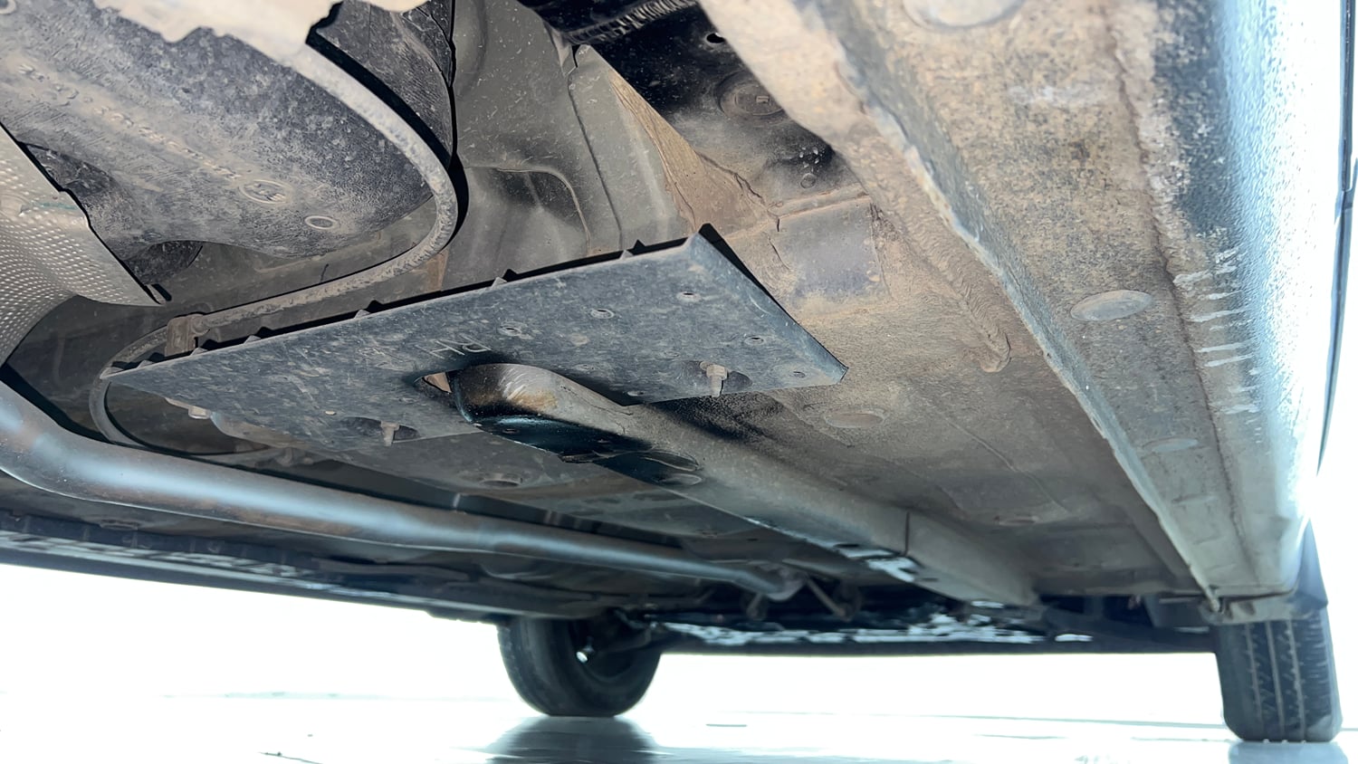 Used 2019 Hyundai Santro Sportz CNG Cng Manual extra REAR RIGHT UNDERBODY VIEW