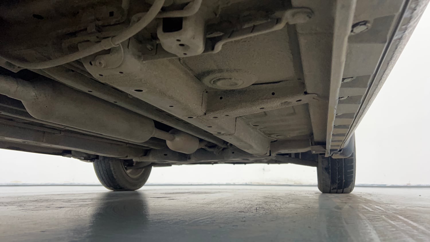 Used 2016 Maruti Suzuki Swift Dzire ZXI Petrol Manual extra REAR RIGHT UNDERBODY VIEW