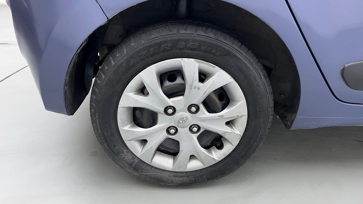 Used 2017 Hyundai Grand i10 Magna 1.2 Kappa VTVT Petrol Manual tyres RIGHT REAR TYRE RIM VIEW