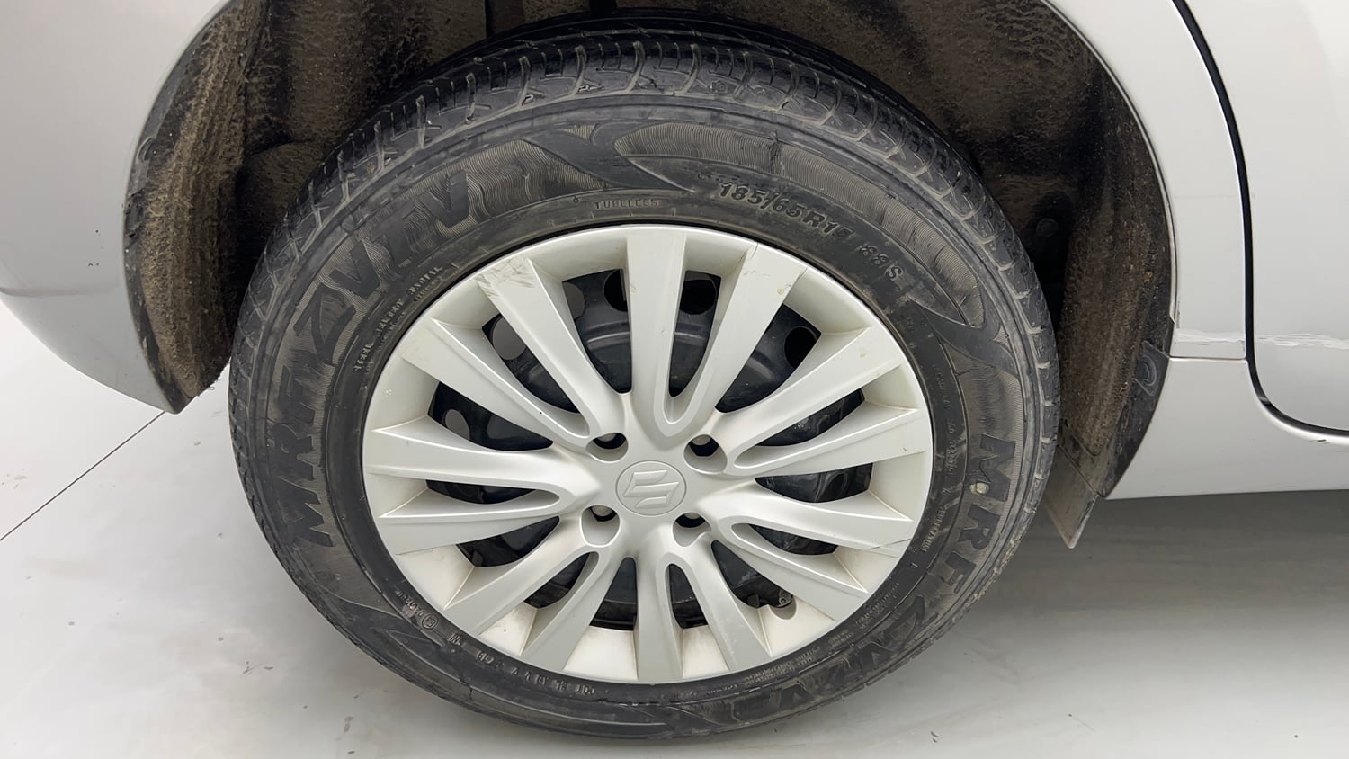 Used 2019 Maruti Suzuki Baleno Delta Petrol Manual tyres RIGHT REAR TYRE RIM VIEW