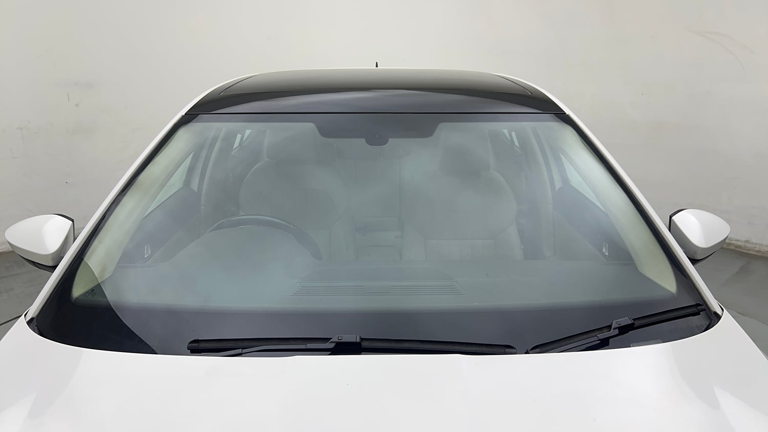 Used 2018 Skoda Superb L&K TSI AT Petrol Automatic exterior FRONT WINDSHIELD VIEW
