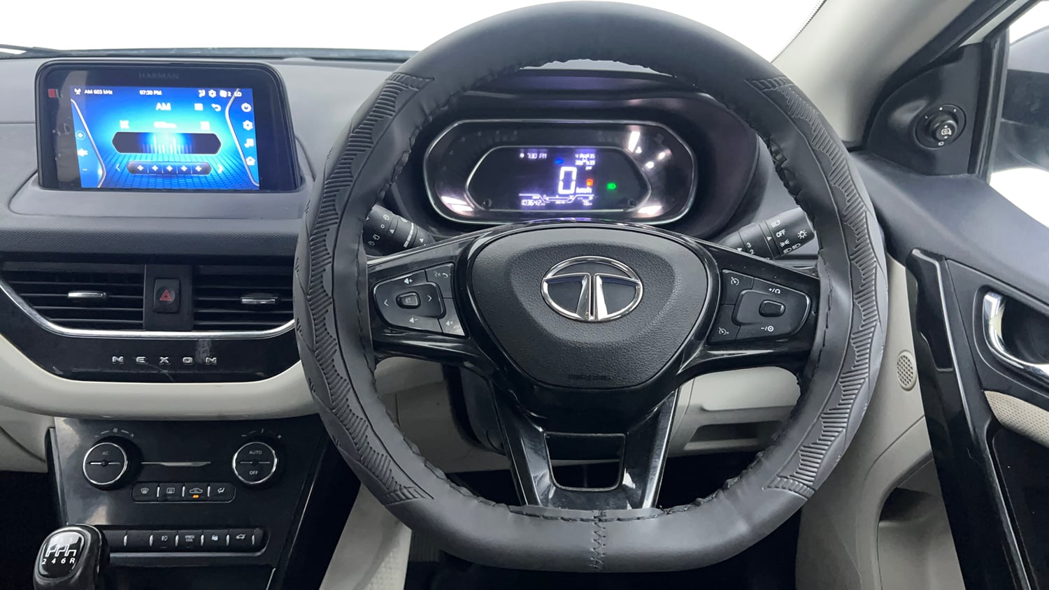 Used 2022 Tata Nexon XZ Plus (O) Petrol Manual interior STEERING VIEW