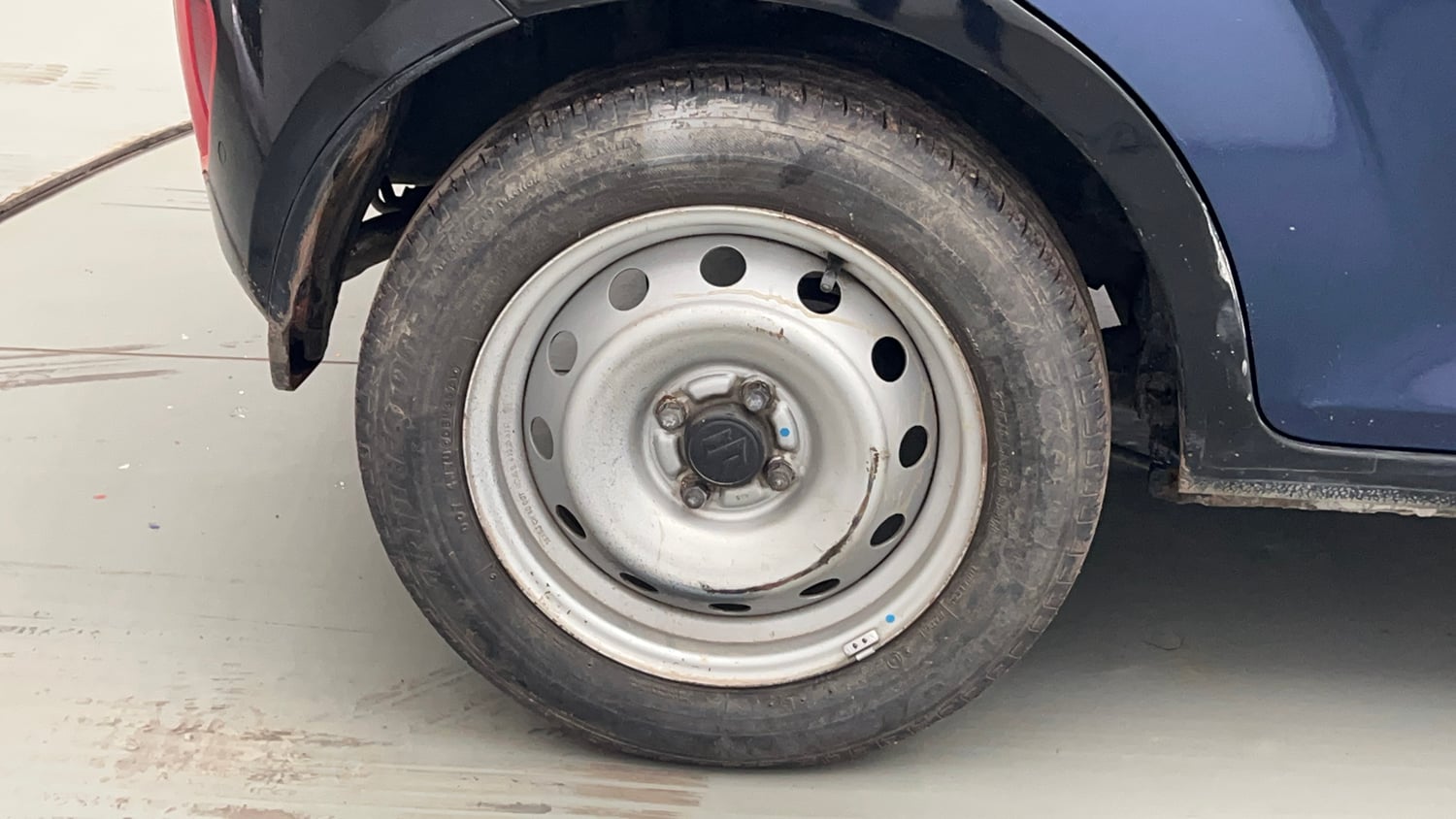 Used 2022 Maruti Suzuki Ignis Sigma 1.2 MT Petrol Manual tyres RIGHT REAR TYRE RIM VIEW