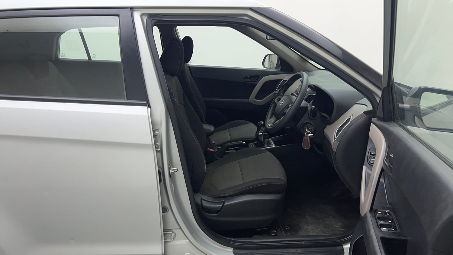 Used 2018 Hyundai Creta E Plus 1.6 Petrol Petrol Manual interior RIGHT SIDE FRONT DOOR CABIN VIEW