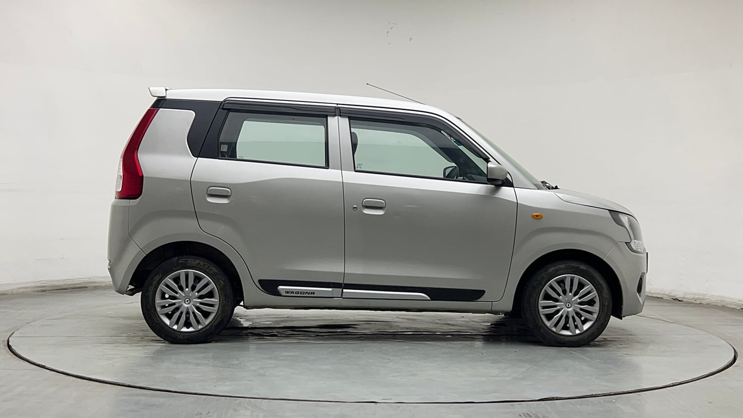 Used 2024 Maruti Suzuki Wagon R VXI 1.0 CNG Cng Manual exterior RIGHT SIDE VIEW