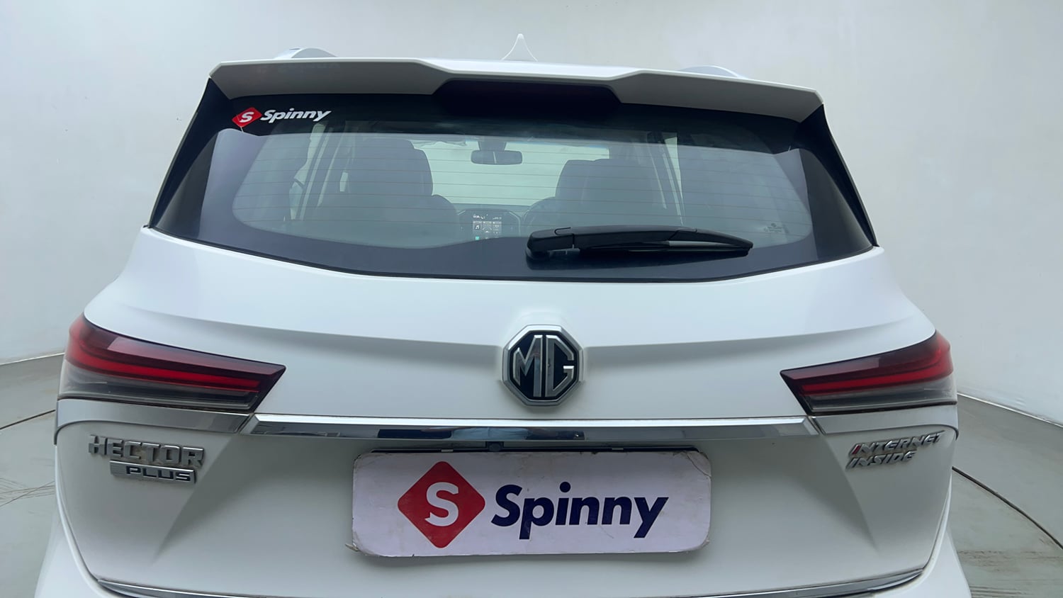 Used 2021 MG Motors Hector Plus Sharp 1.5 Petrol Turbo CVT 6-STR Petrol Automatic dents MINOR SCRATCH
