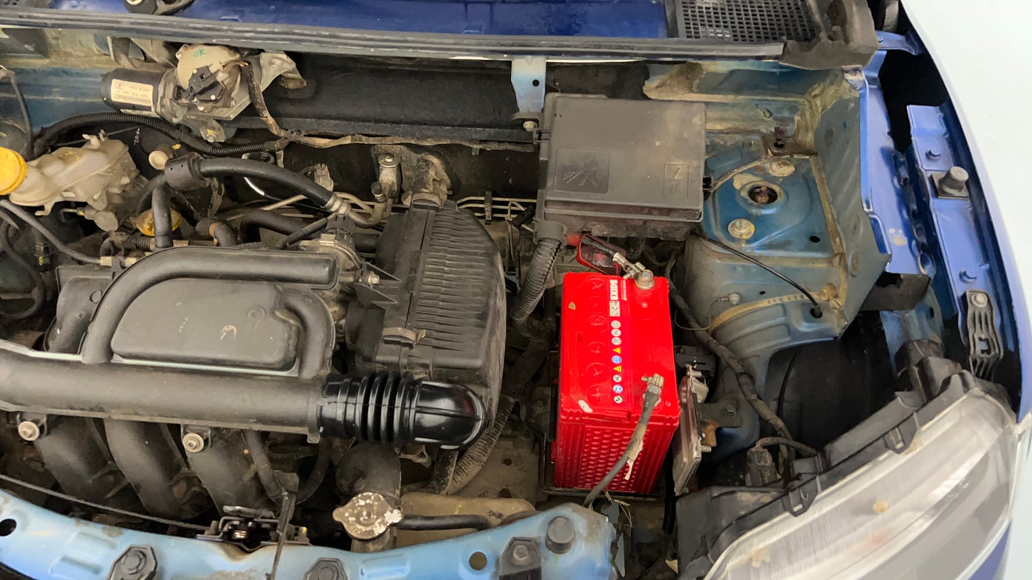 Used 2022 Renault Kwid CLIMBER 1.0 (O) Petrol Manual engine ENGINE LEFT SIDE VIEW