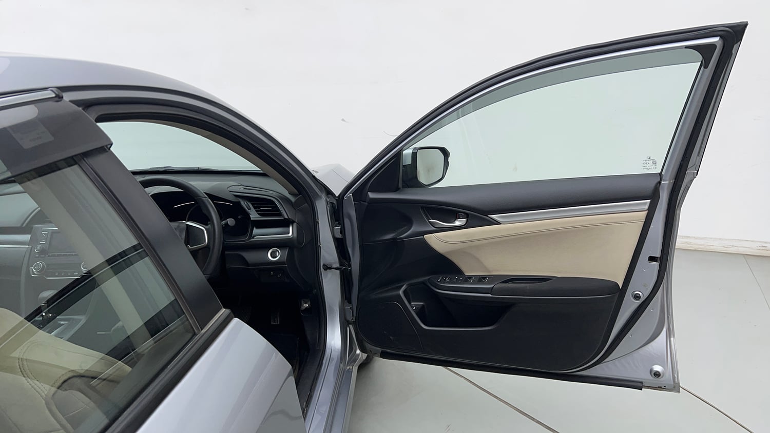 Used 2019 Honda Civic V CVT Petrol Petrol Automatic interior RIGHT FRONT DOOR OPEN VIEW