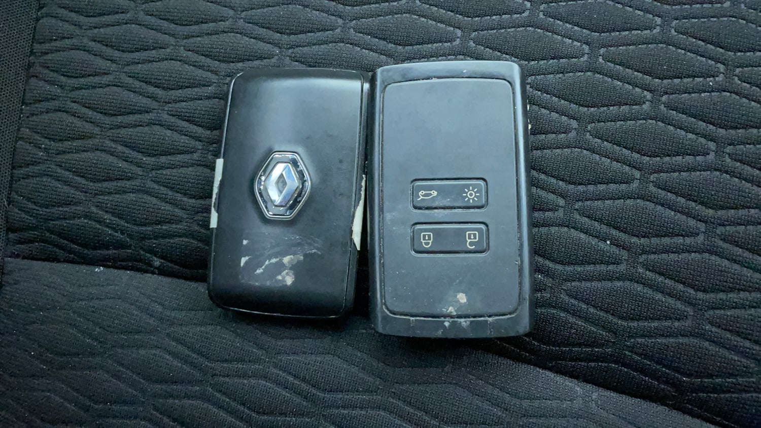 Used 2022 Renault Kiger RXZ 1.0 Turbo MT Dual Tone Petrol Manual extra CAR KEY VIEW